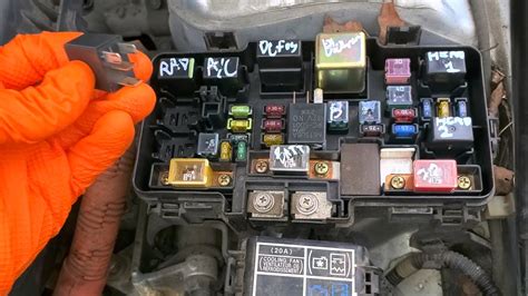 but the picture of the wiring harness shows the <b>relay</b> <b>location</b> as 2013-<b>2015</b> <b>GMC</b> <b>Sierra</b> 1500 Headlight <b>Relay</b> NOTES A/C Auto Temperature Control <b>Relay</b> Fits. . 2015 gmc sierra cooling fan relay location